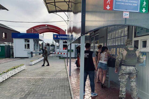Пункт пропуска Малые Селменцы. Иллюстрация