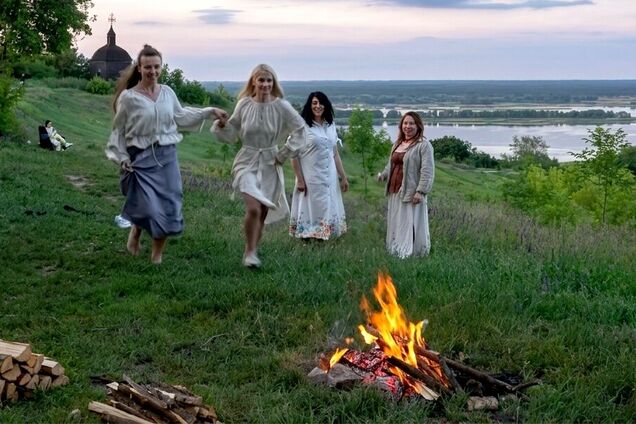 Видиме невидиме: OBOZ.UA відтворили традиції святкування Івана Купала, які хотіли знищити 'совєти'. Відео