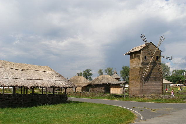 Жабокрицька площа у Великих Сорочинцях - місце, де відбувається знаменитий ярмарок