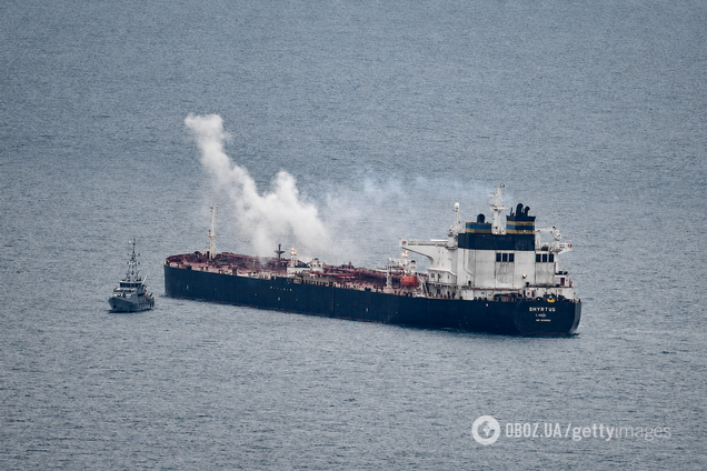 Великобритания предлагает продавать нефть танкеров теневого флота РФ в пользу Украины: о каких суммах идет речь