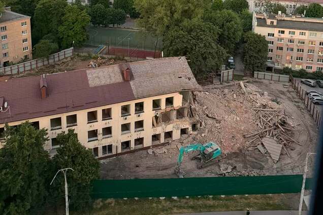 И враги не нужны: в особо охраняемой зоне вблизи Лавры хотят построить 23-этажку
