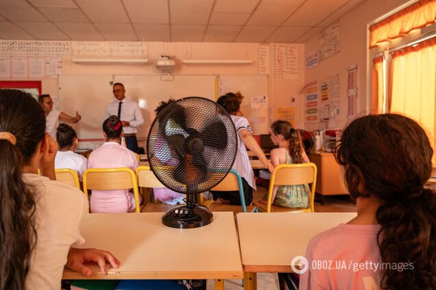 Босоніж і з відкритими вікнами: як навчаються діти в європейських школах під час аномальної спеки