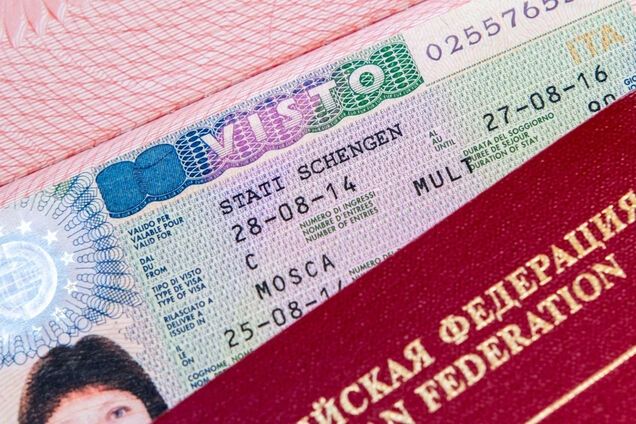 'Загроза безпеці під час війни': 11 країн Європи закликали посилити візові обмеження для громадян РФ