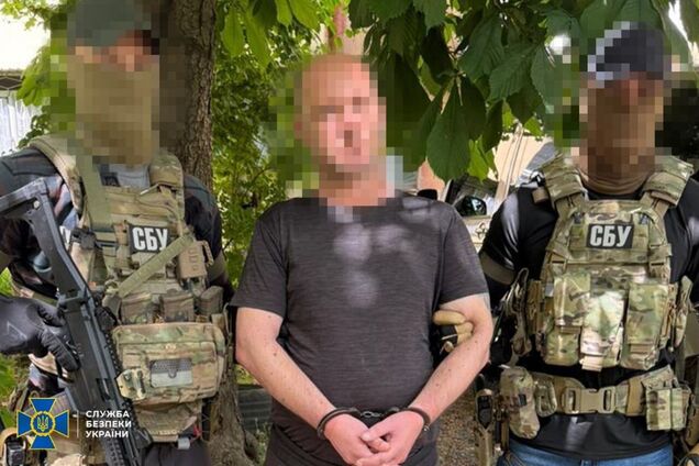 СБУ и ГБР задержали экс-работника УЗ, который охранял военные эшелоны РФ во время оккупации Херсона. Фото
