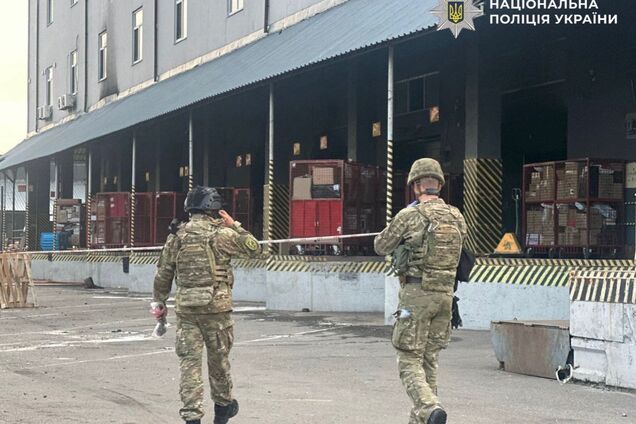У Києві прогримів вибух на поштовому терміналі: є загиблий і поранені