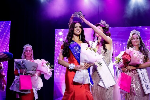 Киянка Аліна Зозуля перемогла у Національному конкурсі 'КРАСА КРАЇНИ / Mrs Ukraine 2026'