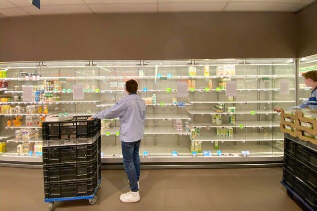 Иллюстарция - пустые полки в супермаркете