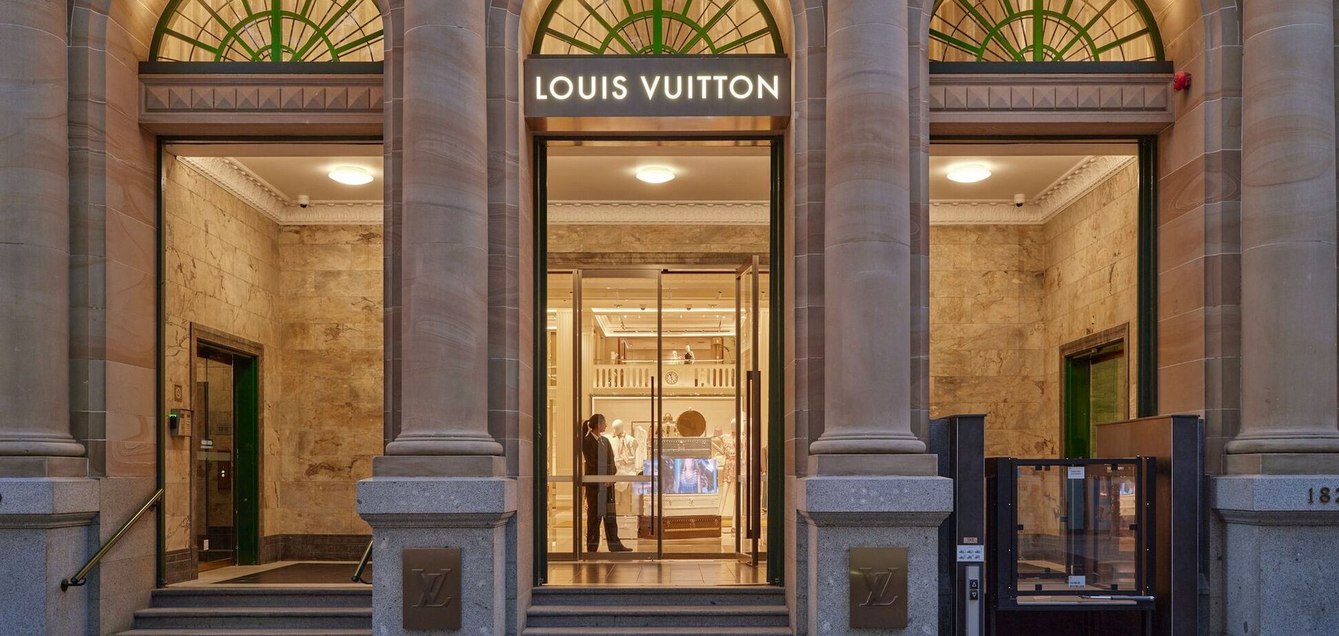 Иллюстрация - бутик Louis Vuitton