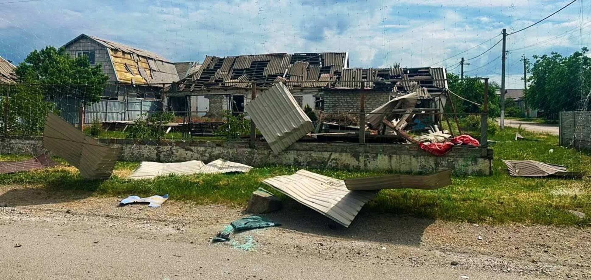 Оккупанты атаковали поселок Балабино в Запорожье: есть погибшие и разрушения. Фото