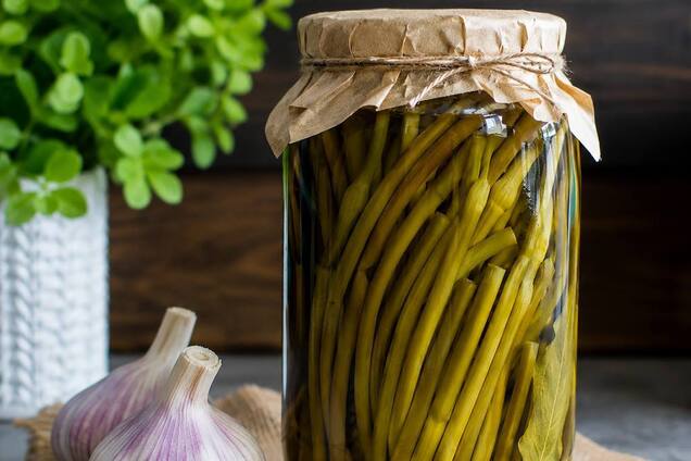 Рецепт маринованих часникових стрілок