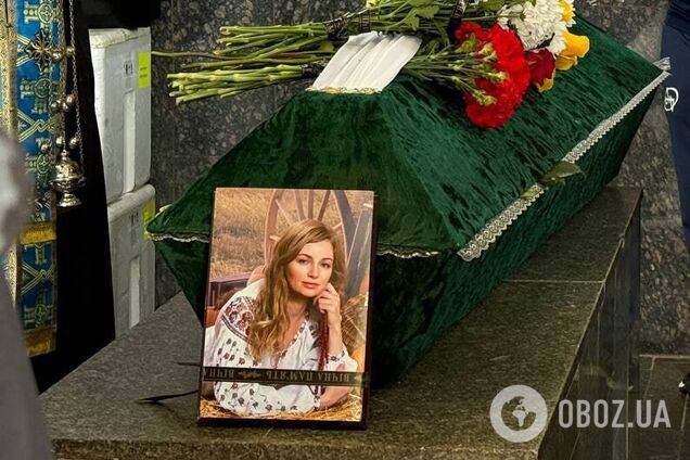У Києві попрощалися із вихователькою дитсадка, яку 5 червня вбив водій Mercedes. Фото