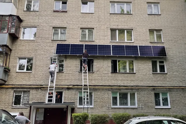 Установка солнечной панели в квартире