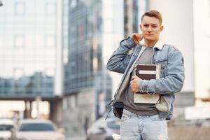 'Навіщо вам 10–11 клас? Ідіть у коледж'. Українці посперечалися через цінність вищої освіти