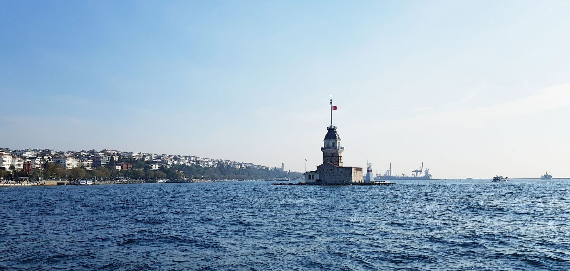 Где на Земле находится самое крошечное море: это одно из самых интересных мест для изучения
