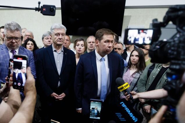 Это сотрудники СБУ: адвокат Порошенко назвал имена тех, кто оказывал давление на Верховный Суд по указанию властей