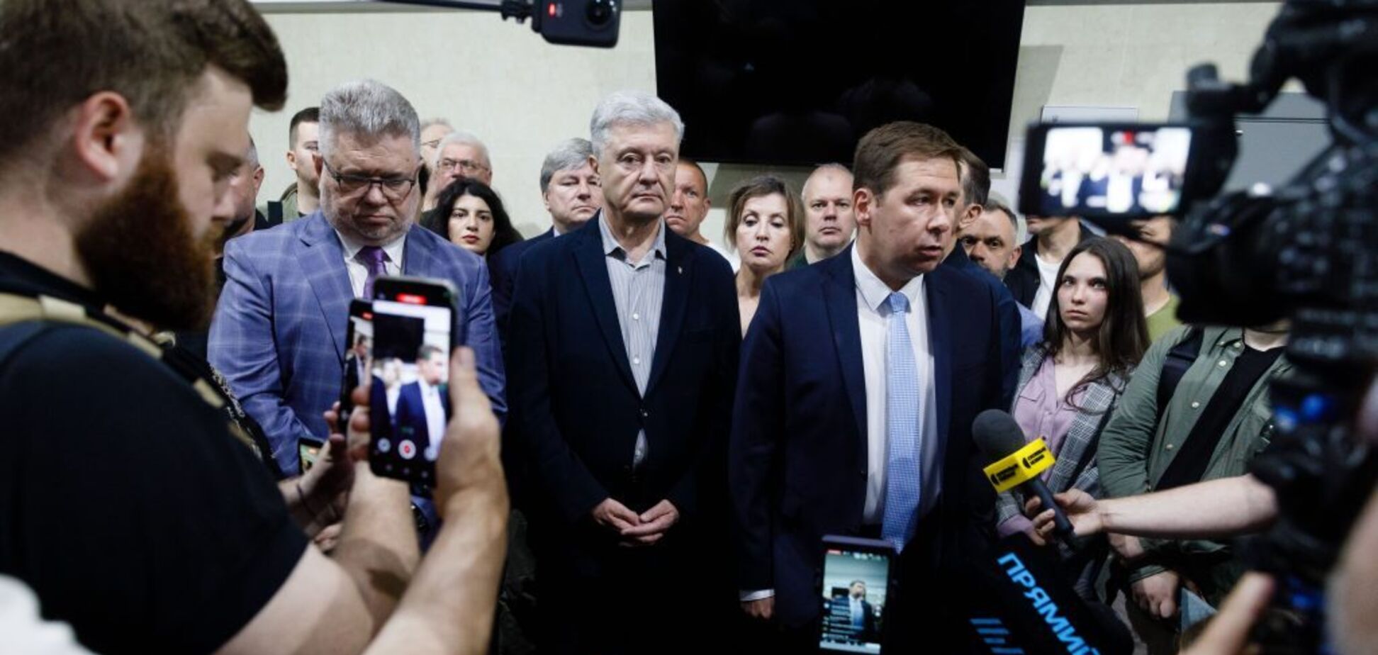 Это сотрудники СБУ: адвокат Порошенко назвал имена тех, кто оказывал давление на Верховный Суд по указанию властей