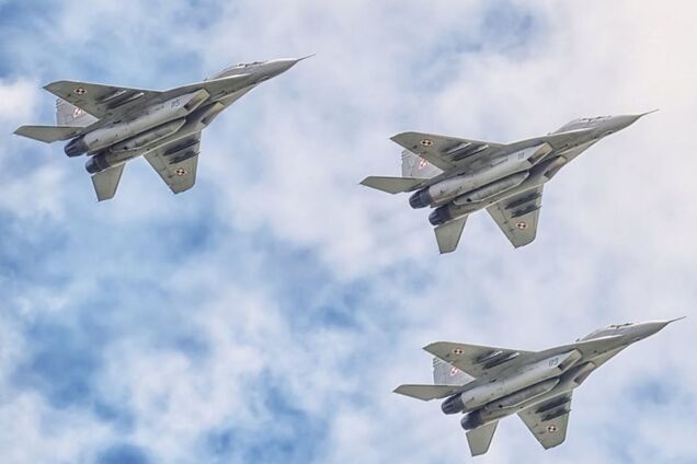 Польща готова допомогти Україні модернізувати винищувачі МіГ-29: міністр оборони розкрив деталі