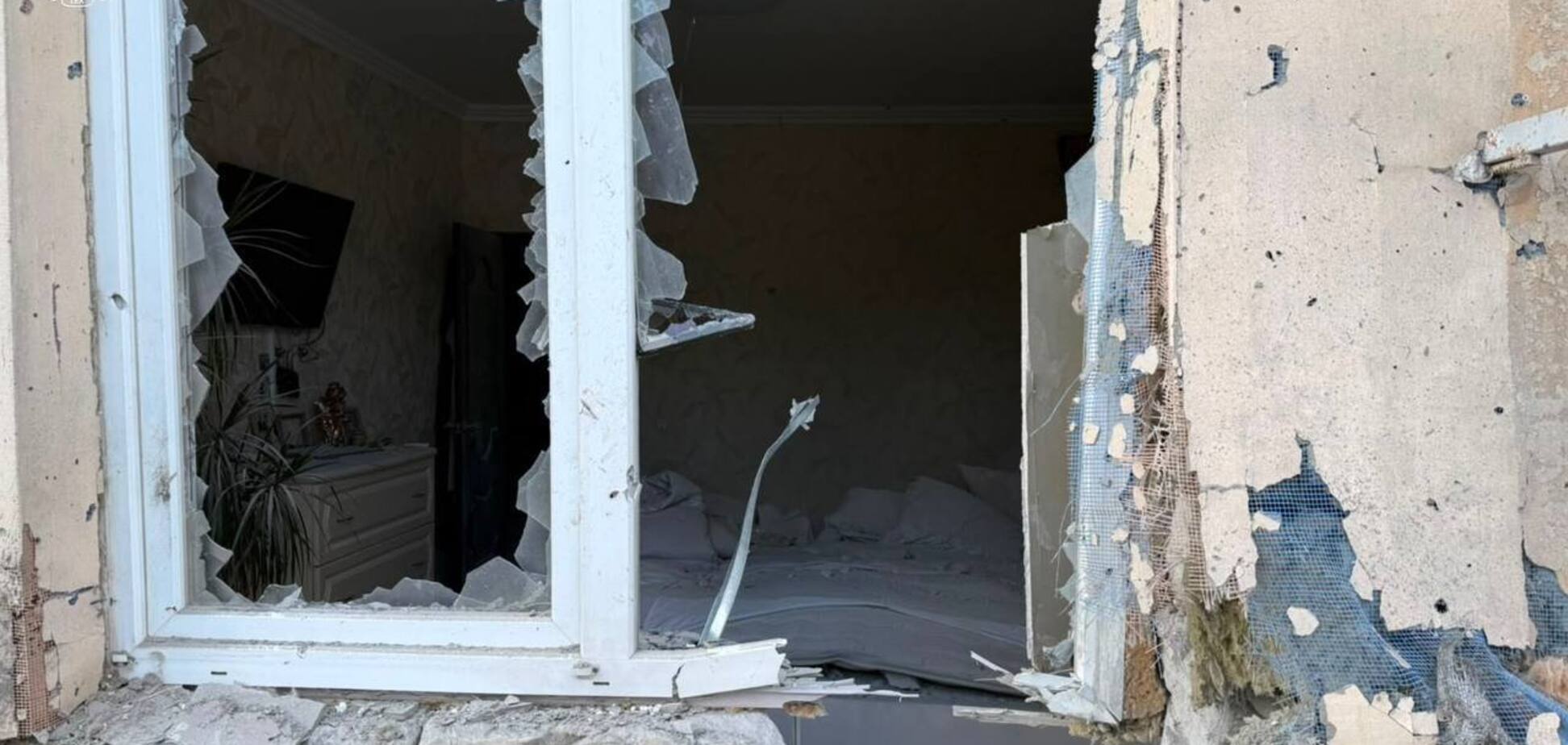 Ворог вдарив двома ракетами по житлових кварталах Одещини: загинула жінка, поранений чоловік, зруйновано два будинки. Фото