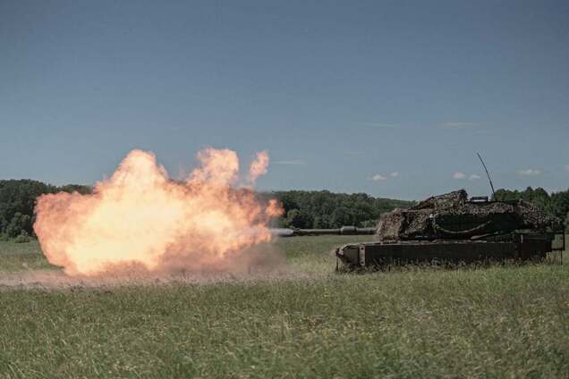 'Тільки гусениця злетіла': механік-водій Abrams розповів, як танк врятував екіпаж на Курщині. Відео