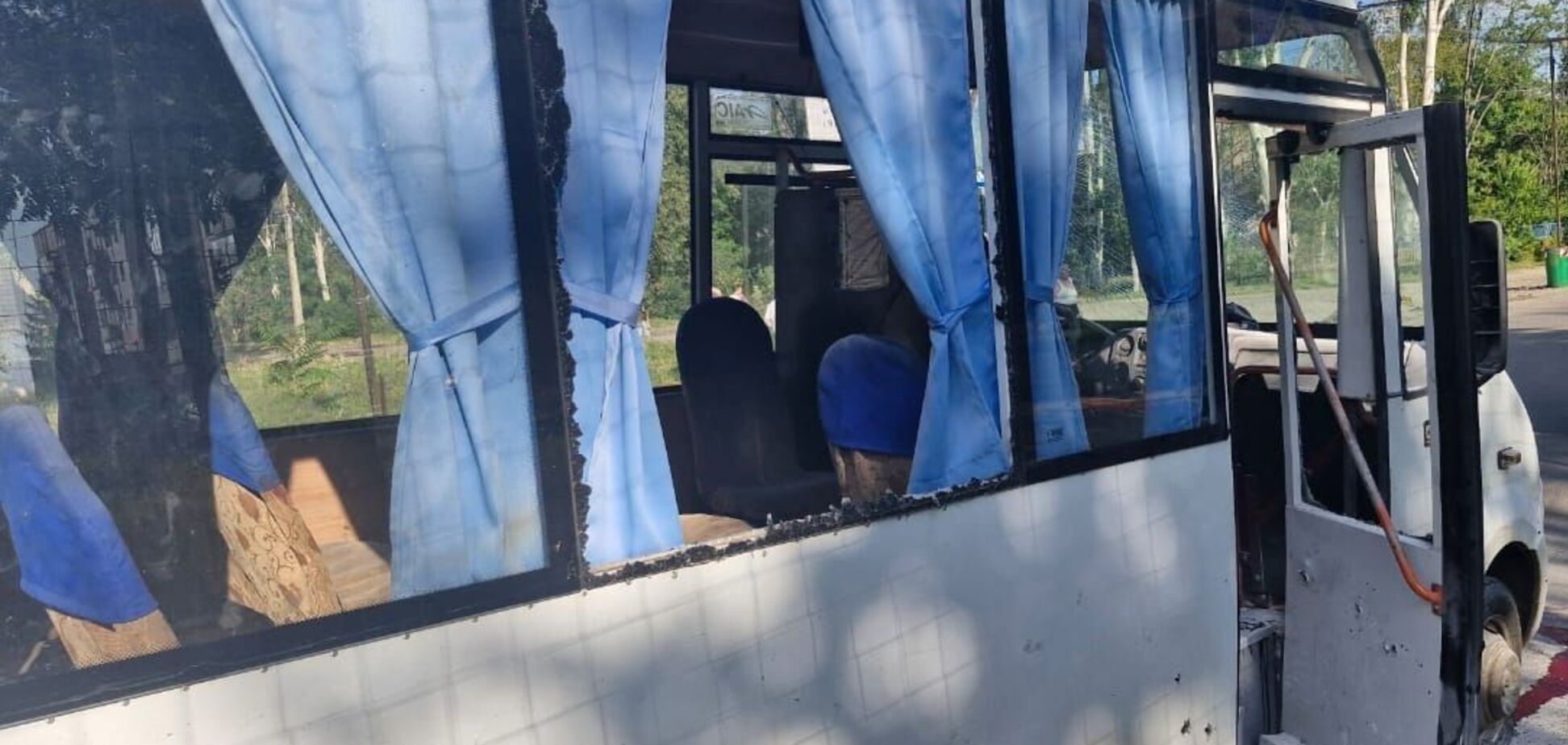 Протягом дня ворог майже 40 разів атакував Дніпропетровщину: 10 поранених, є руйнування. Фото