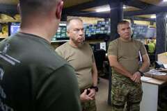 'Ситуация сложная': Сирский посетил военных на Купянском направлении. Фото
