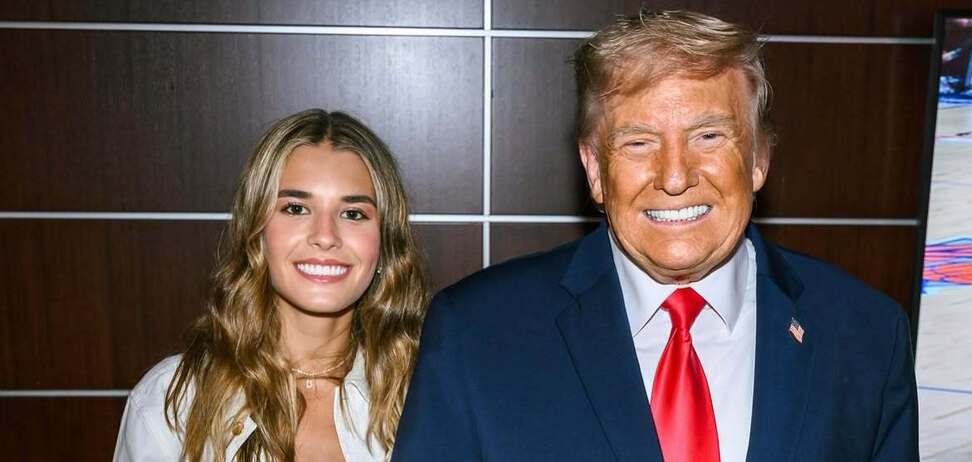 19-річна внучка Трампа потрапила в ніякову ситуацію на червоній доріжці і розсмішила мережу своїм виглядом. Фото