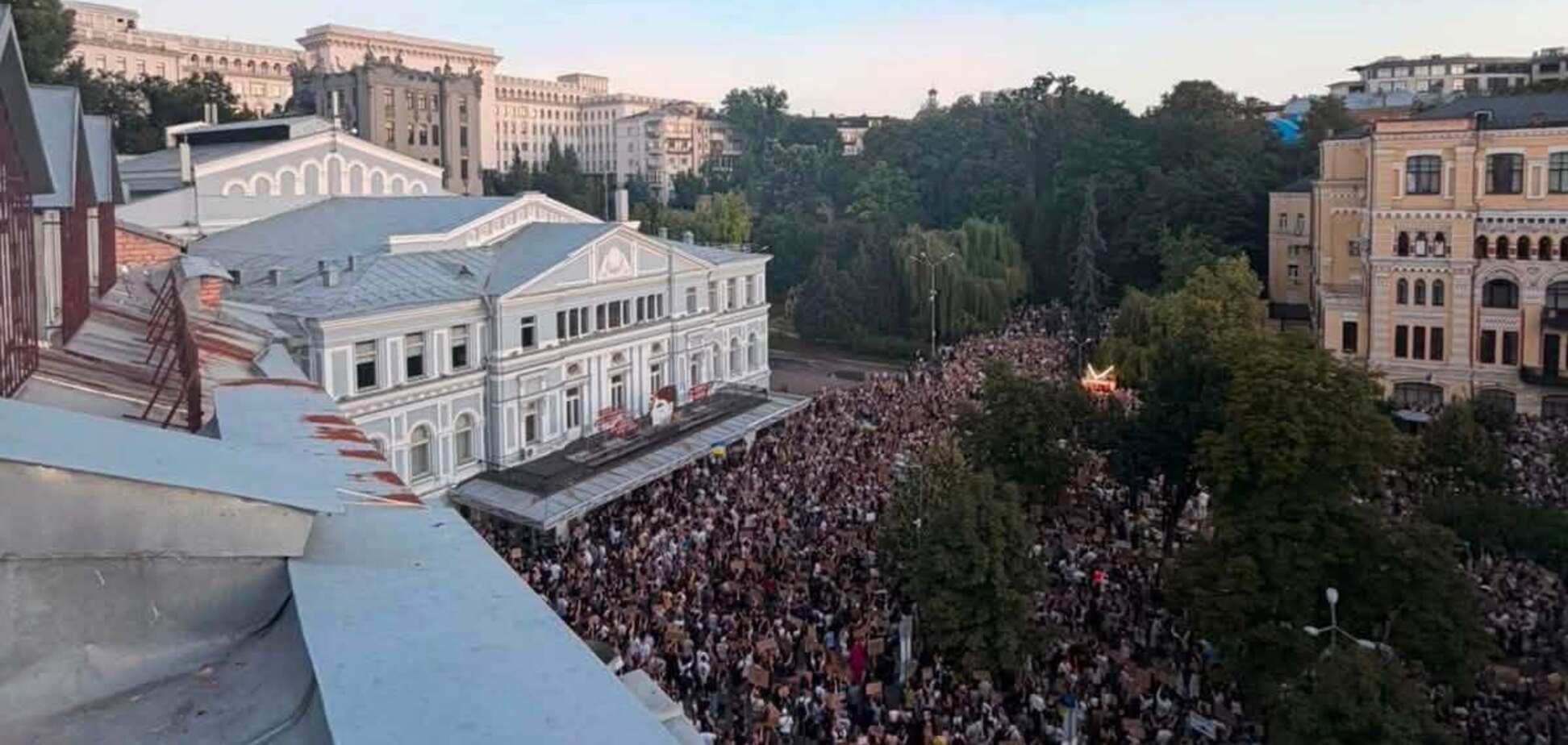 Як читати повідомлення від Президента на третій день протестів