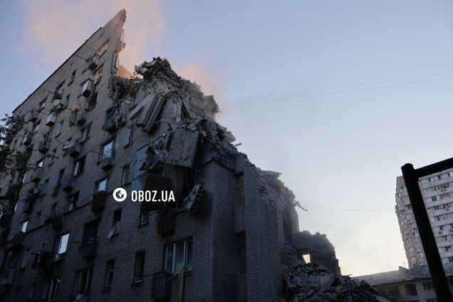 Россия ударила ракетой много многоэтажке в Киеве