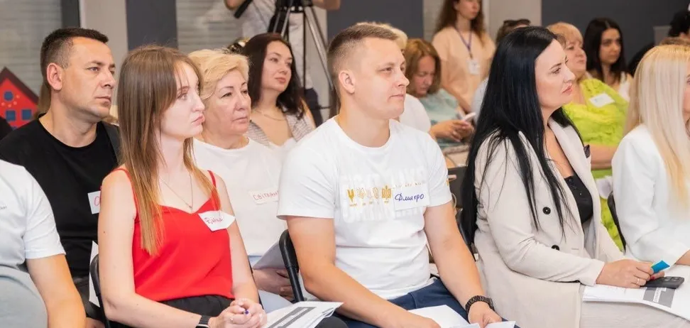 У Дніпрі провели тренінг з безбар’єрної комунікації для працівників держустанов