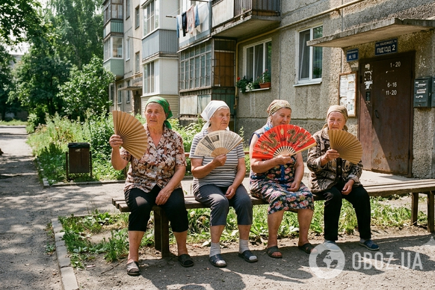 Як бабусі в СРСР рятувалися від спеки за допомогою простого аксесуара