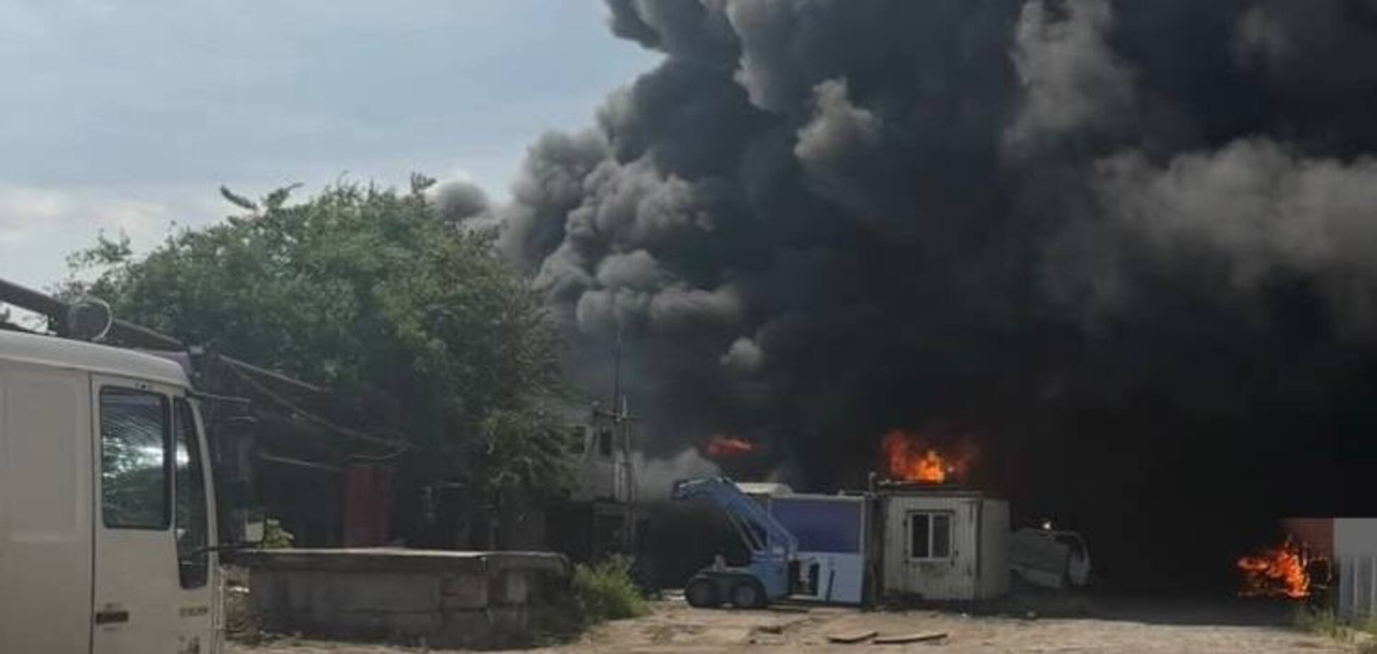 Ворог атакував цивільне підприємство на Одещині.
