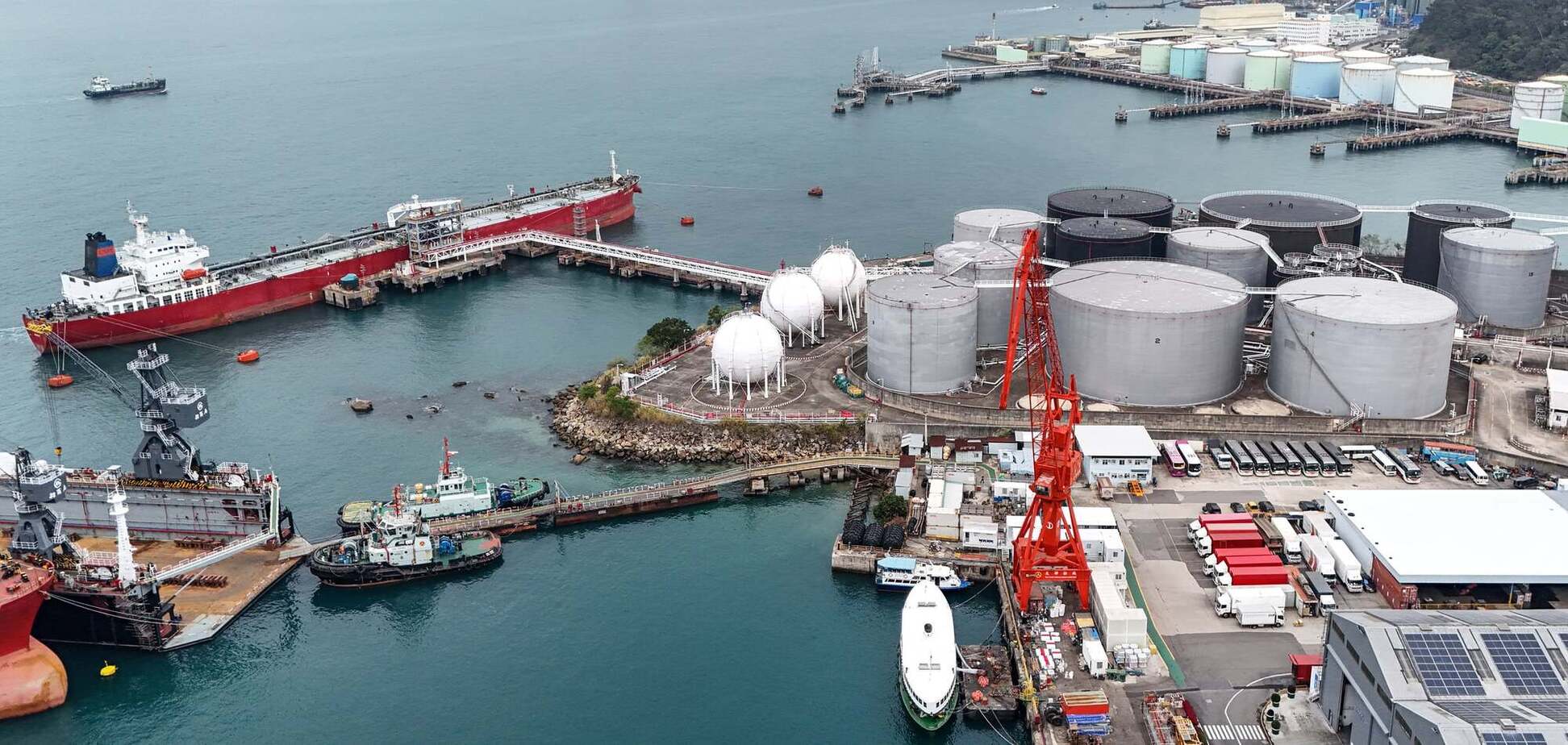 Казахстан больше не будет поставлять нефть на терминал на Черном море: как это связано с Украиной
