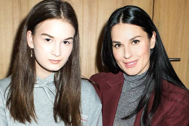 Маша Ефросинина нарушила 10-летнее табу на съемки дочери Наны в день ее выпускного. Редкие кадры