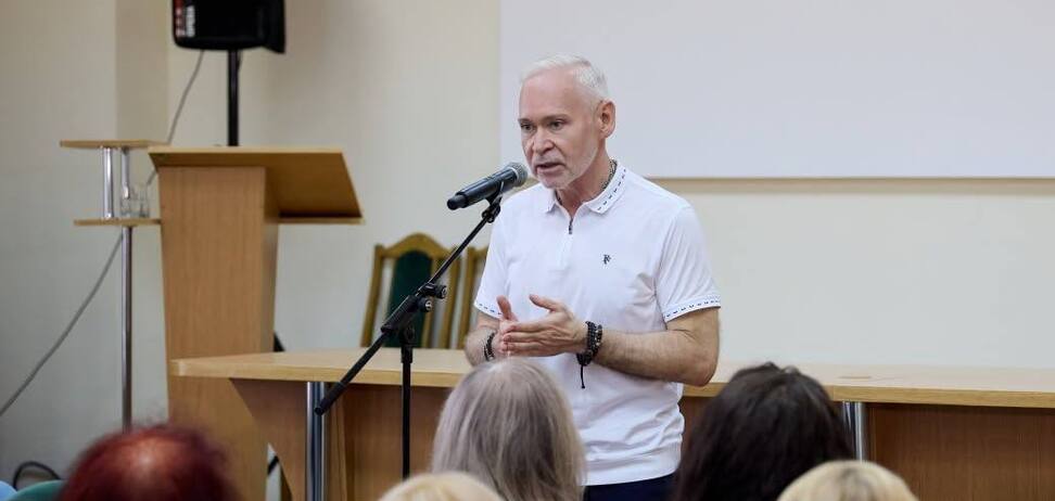 Терехов: Працюючі не повинні жити від зарплати до зарплати, пенсіонери — обирати між їжею і ліками