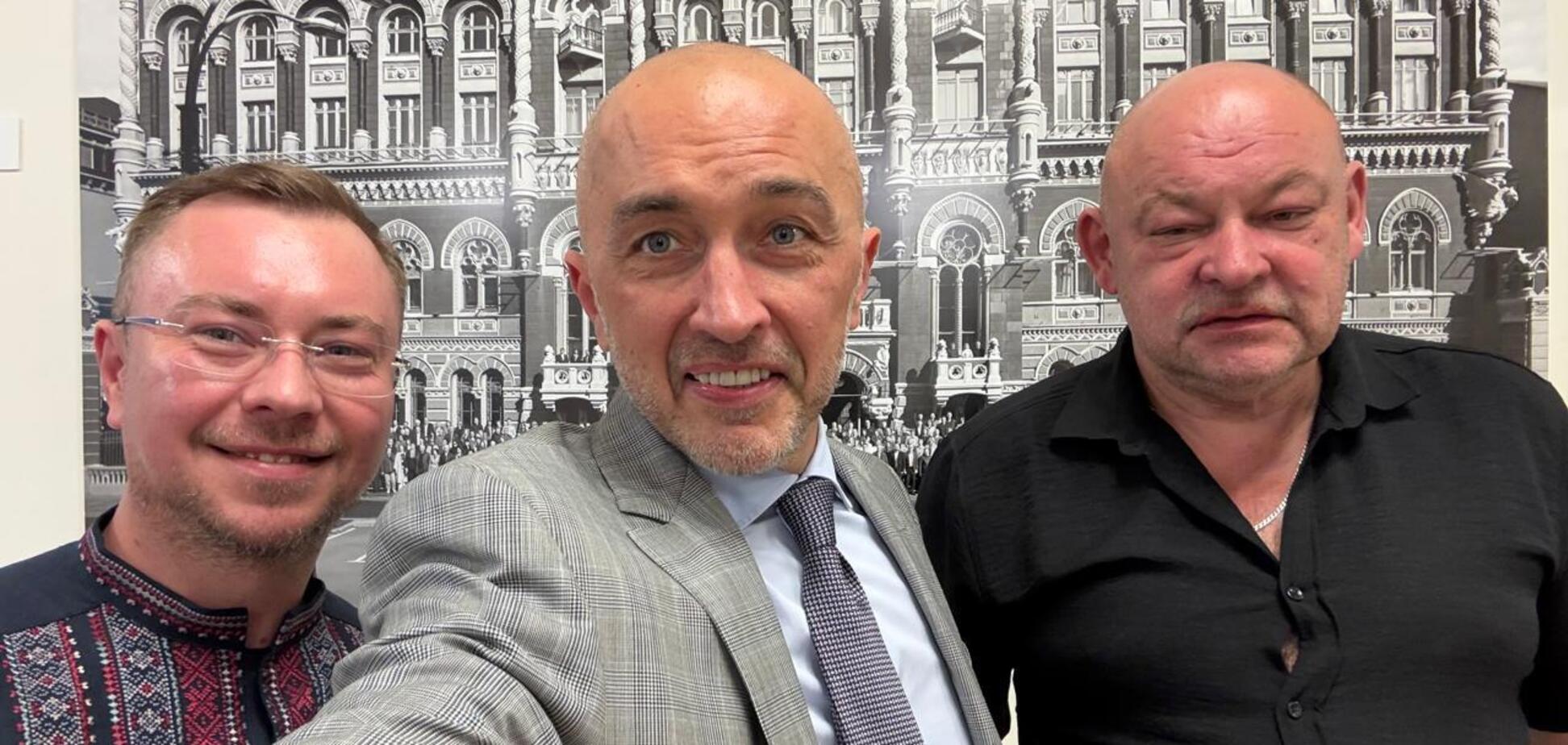 Голова НБУ Пишний та син Стуса обговорили нову банкноту 2000 грн з портретом поета