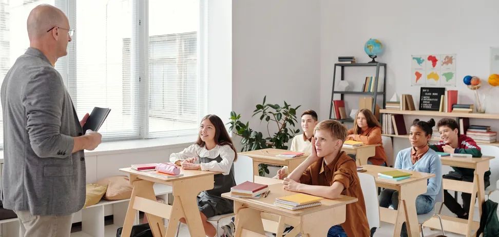 "Отстаньте от учителей! Дайте им работать!" — педагог с 50-летним стажем Пауль Пшеничка обратился к МОН