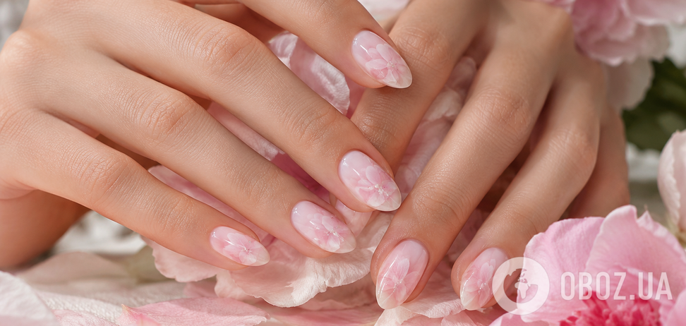 Стал хітом серед зірок: як зробити модний манікюр petal nails