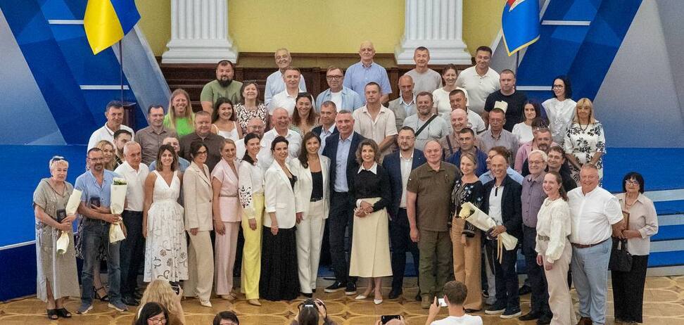 Кличко привітав київських медиків і вручив нагороди напередодні Дня медпрацівника