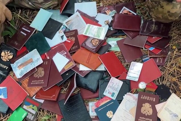 Обрали смерть: 225-й окремий штурмовий полк показав документи окупантів, знищених в Україні. Відео