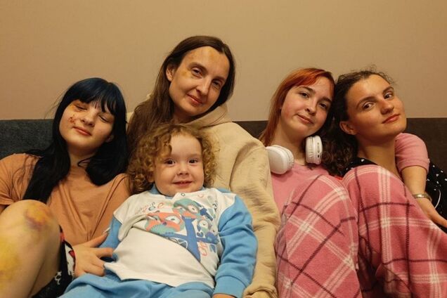 «Удивительно, что дом устоял, а не сгорел»: история Вероники Байды и её детей вошла в экспозицию музея «Голоса мирных» Фонда Рината Ахметова