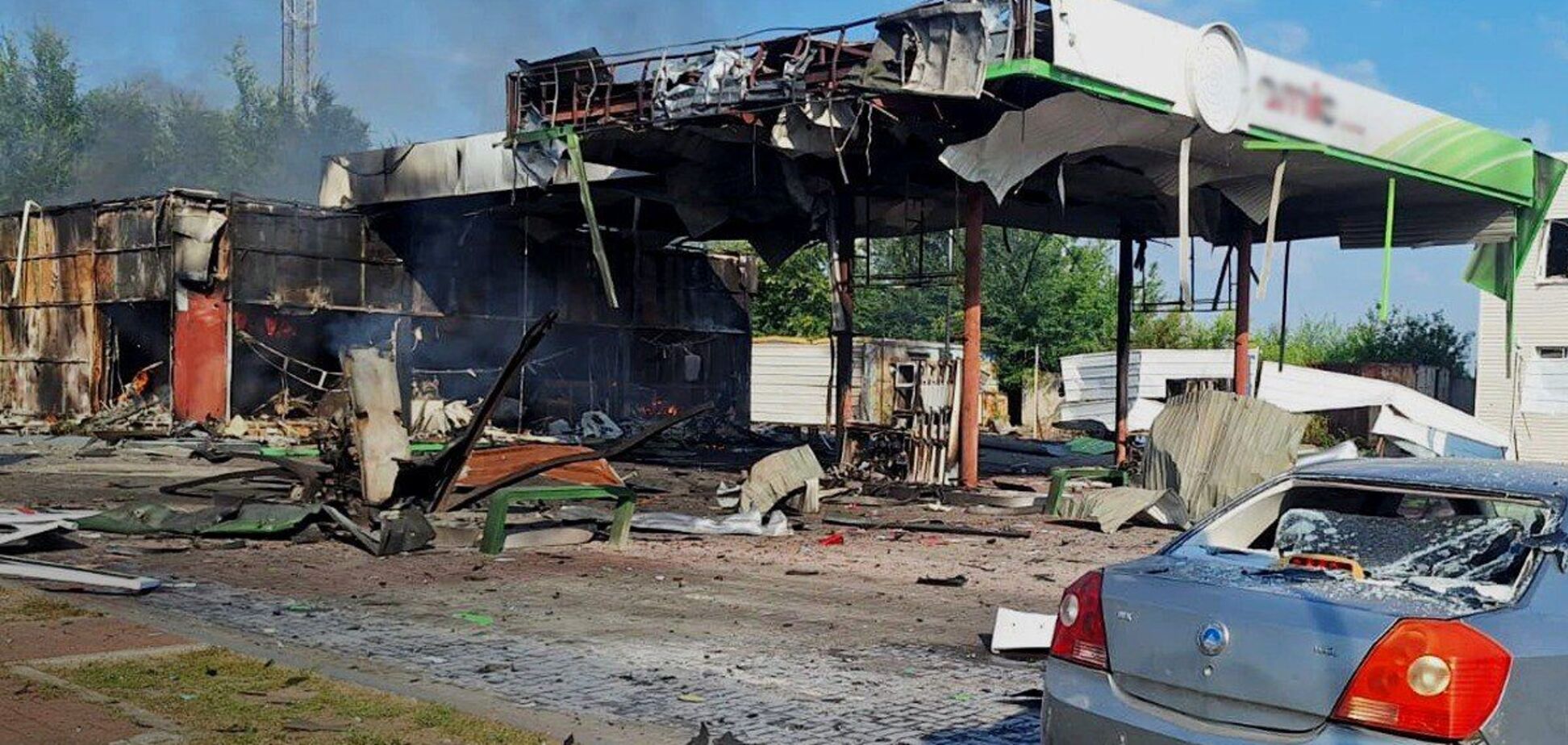 Ворог вдарив по двох АЗС на Дніпропетровщині