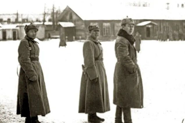 Ивановская промышленная область. Командование N-го полка войск ОГПУ в Кинешме, подразделения которого обеспечивали порядок во время переселения местных колхозников в Донецкую область, 1933 год