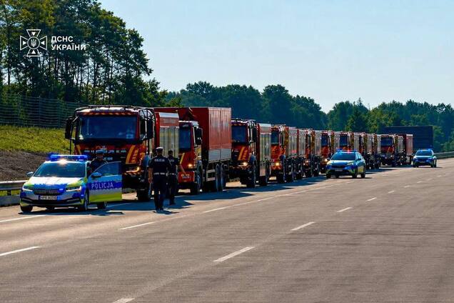 Зупинити стихію: українські рятувальники вирушили до Франції, щоб  допомогти у боротьбі з лісовими пожежами. Фото