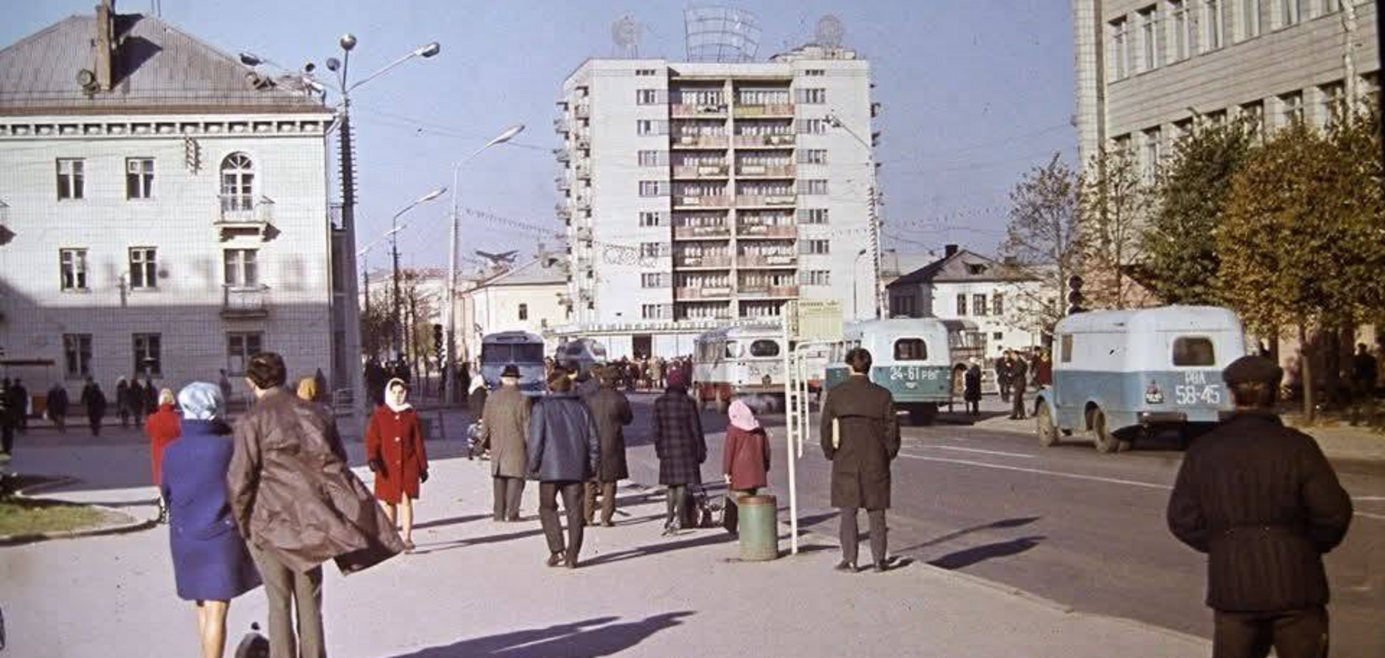 Побачити радянське місто періоду 1970-х років, зафіксоване у кольорі, вдається не так часто