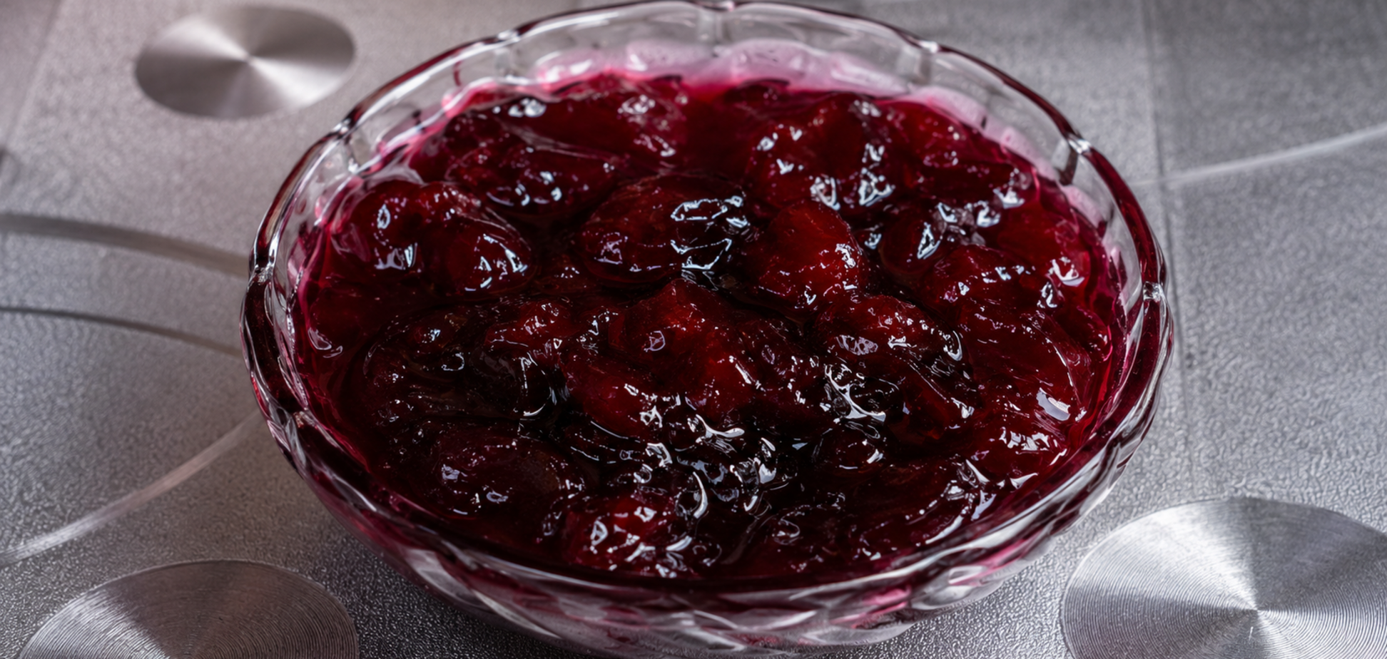 Как приготовить вкусное вишневое варенье всего за 10 минут: отлично хранится