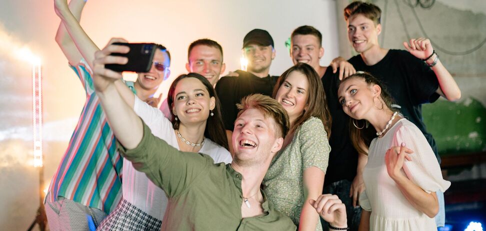 "Дружній" чи "дружний": як правильно вживати ці пароніми в українській мові