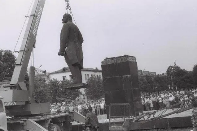 36 лет назад в Украине начался 'ленинопад': какой город сделал это первым в СССР