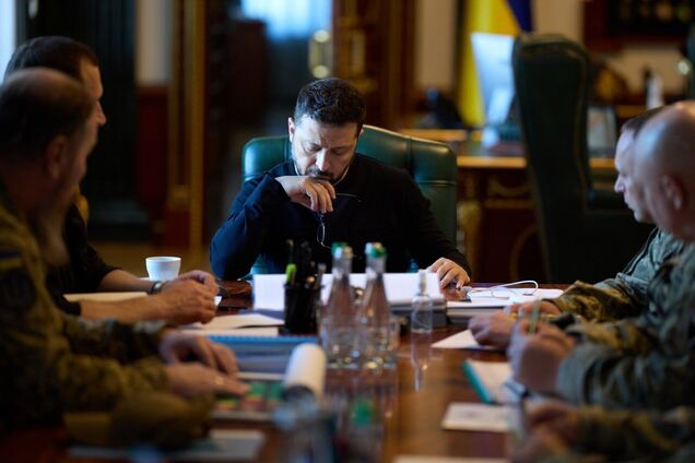 Зеленський провів зустріч з військовими командирами