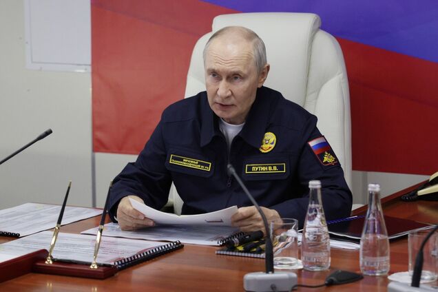 Путін  на ракетному крейсері 'Варяг' пригрозив захоплювати судна країн ЄС у всьому світі. Відео