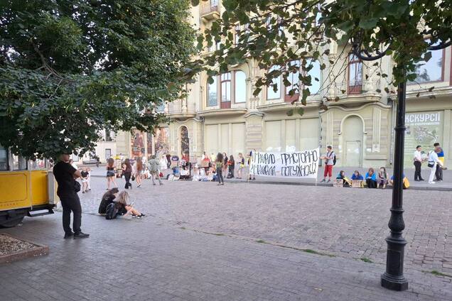 Одеса, 29-й день мітингів з картонками за Федорова